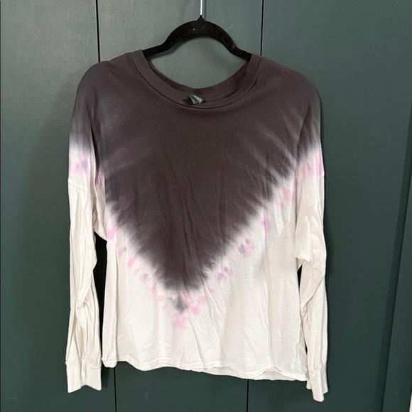 wild fable Tops - Wild Fable Black and White Tie-Dye Long Sleeve Top